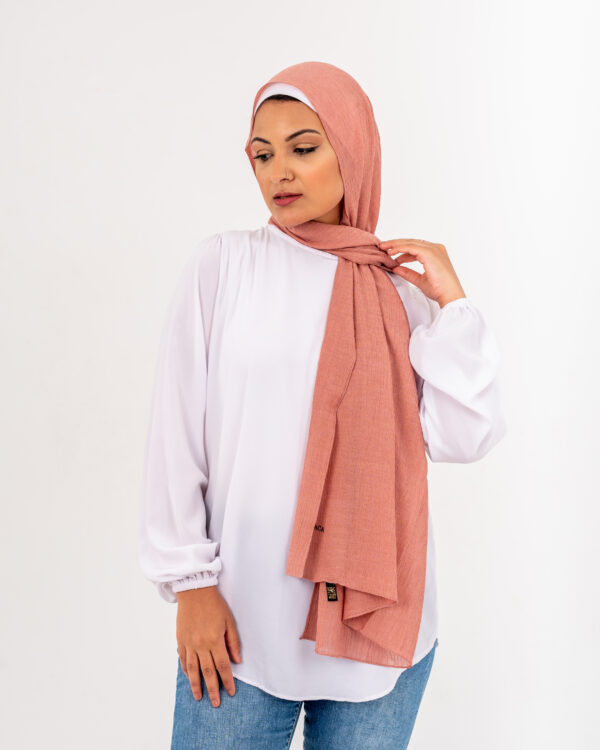 Crinkled Cotton Salmon scarf