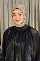 Shiny square silk scarf Sand