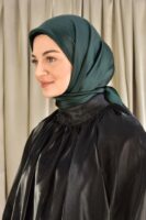 Shiny square silk scarf-Emerald