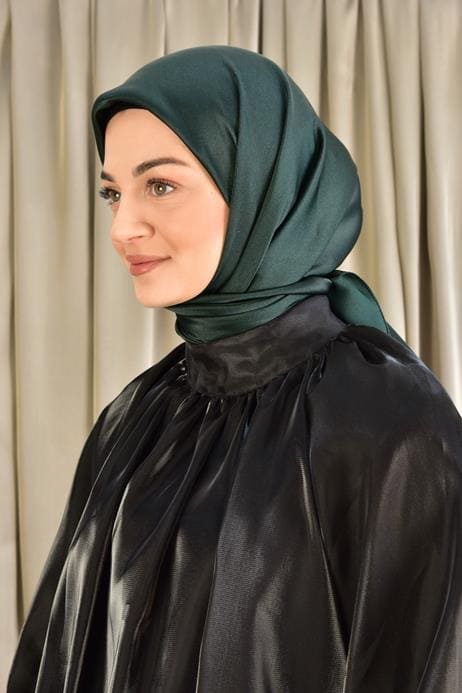 Shiny square silk scarf-Emerald
