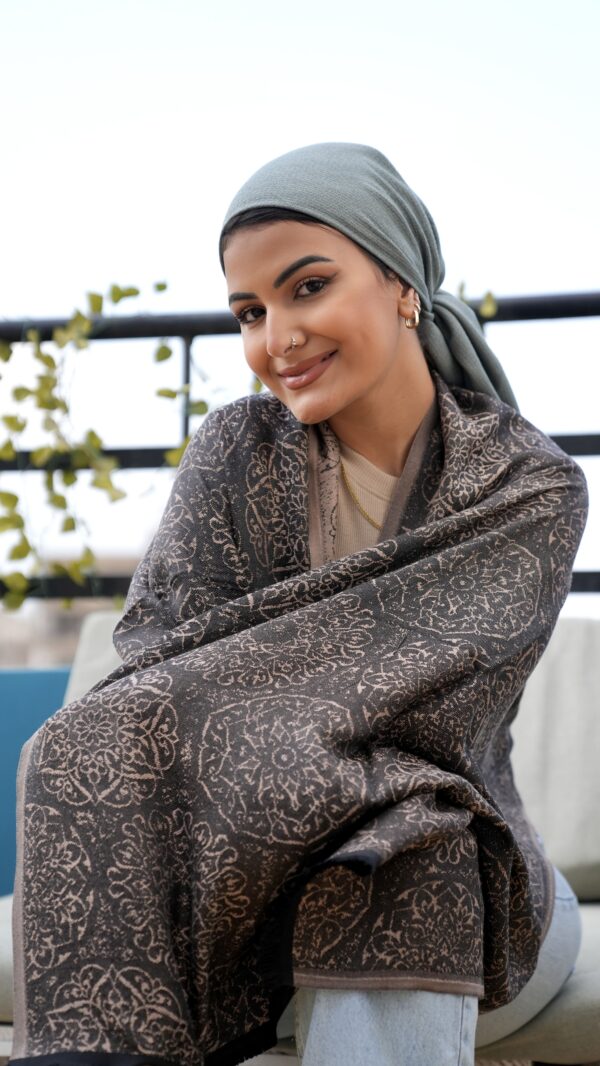 Bohemian Double Sided Cashmere Shawl Black/Beige