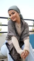 Bohemian Double Sided Cashmere Shawl Black/Beige
