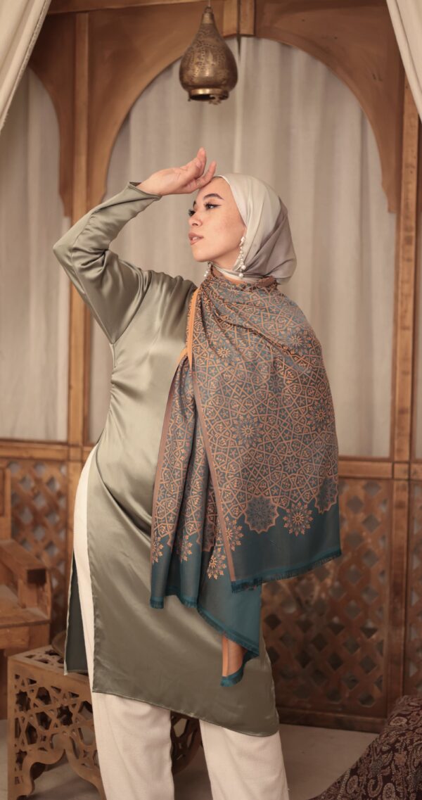 Arabesque Turkish Pashmina Shawl-Peacock