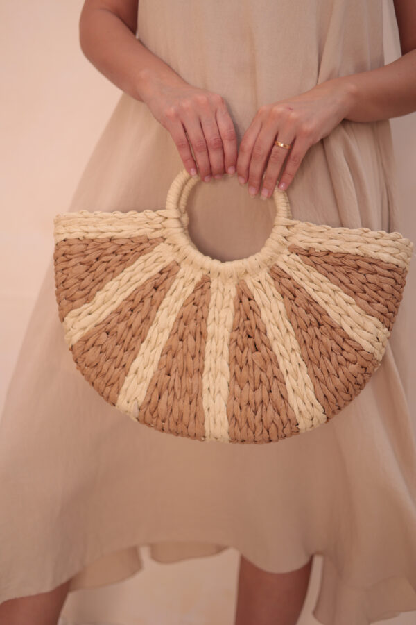 1025 Handmade Camel Straw Bag