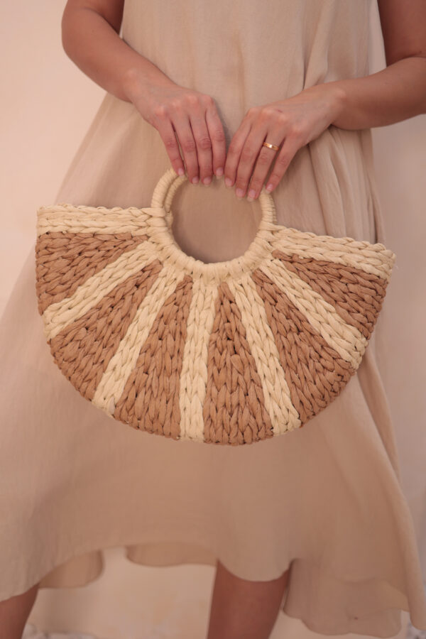 1025 Handmade Camel Straw Bag