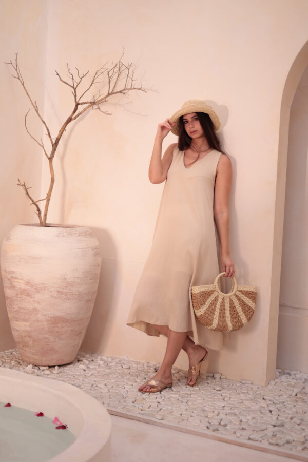 1025 Handmade Camel Straw Bag