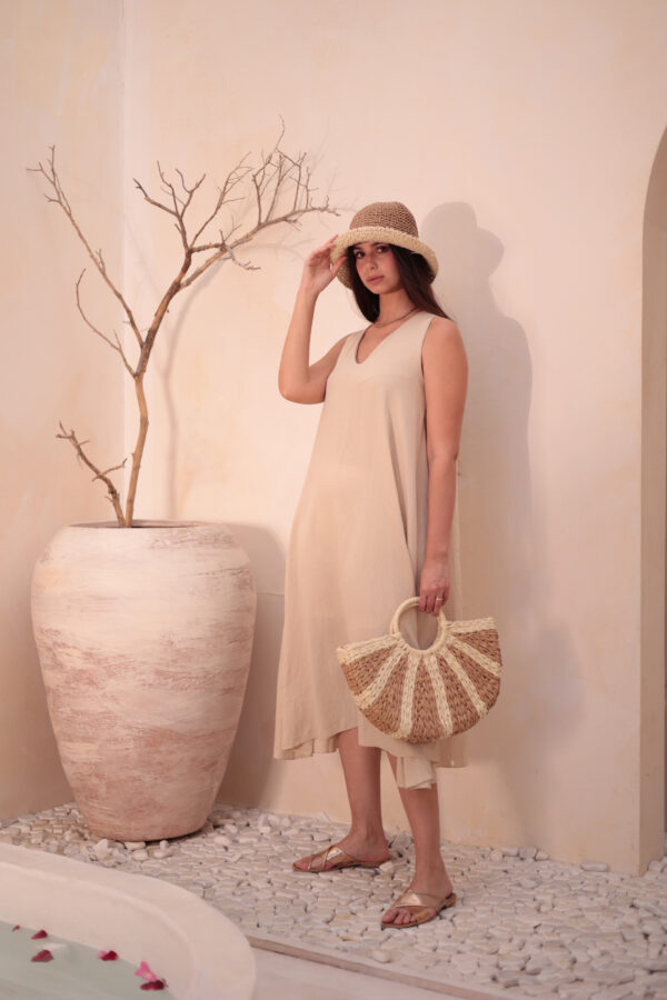 1025 Handmade Camel Straw Bag