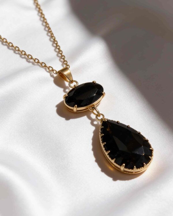Elegant gold Necklace